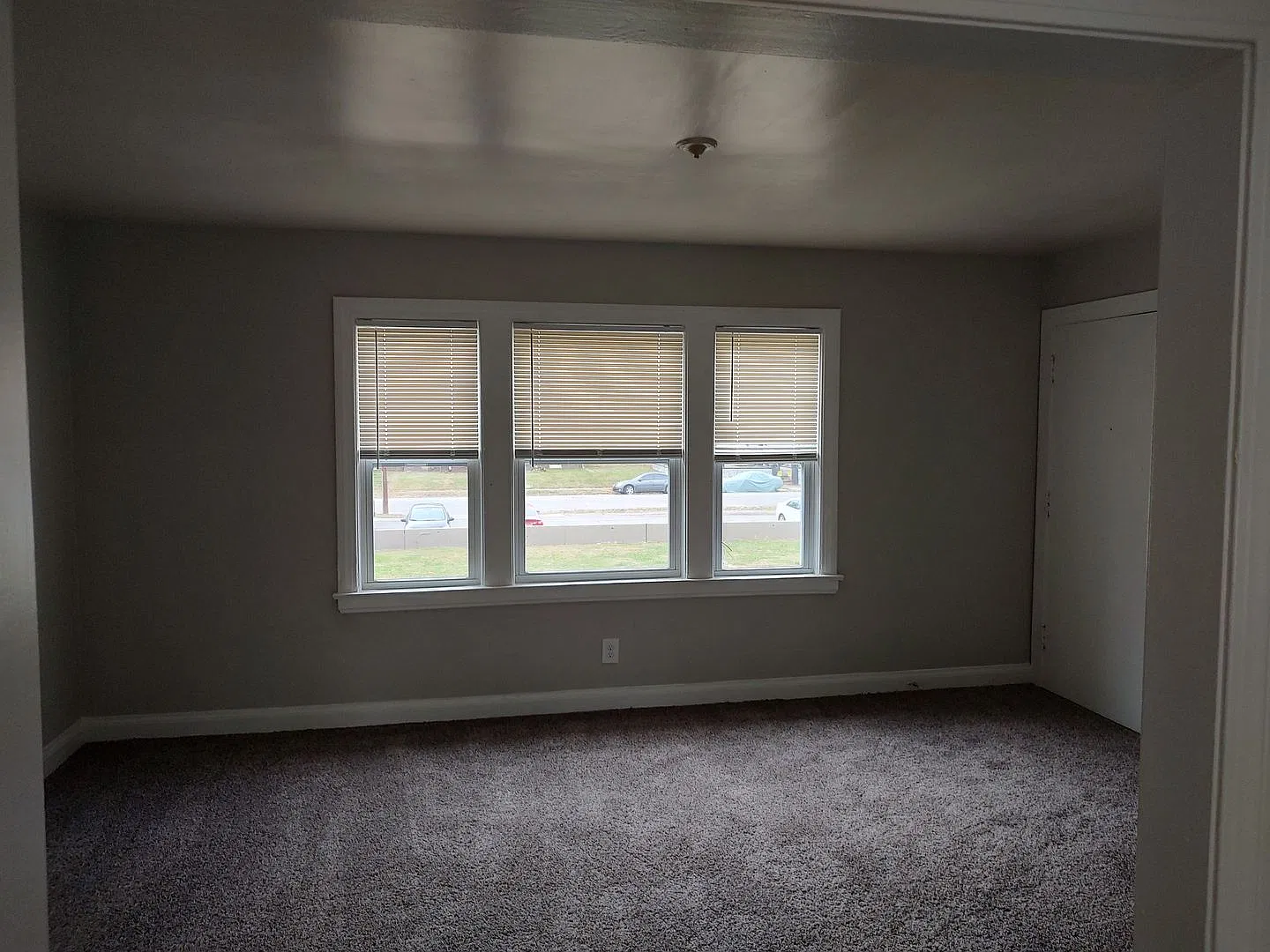 44th Street Apts. — Photo 2
