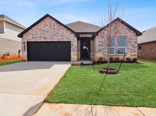 9040 NW 149th Ter, Yukon, OK 73099