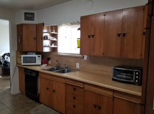 1130 W 7th St, Hanford, CA 93230