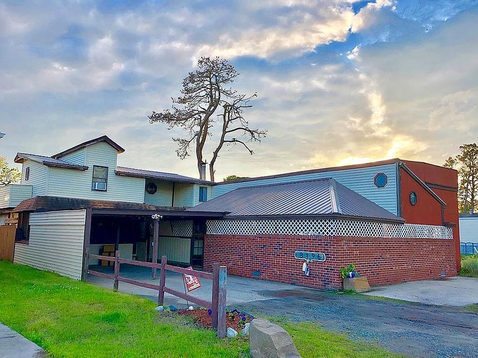 1st image of 8196 Seahorse Dr