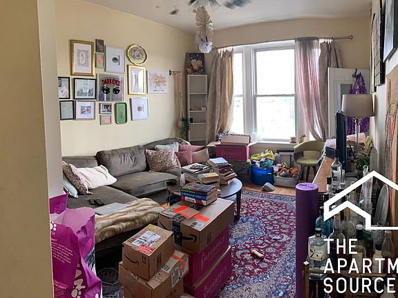 4th image of 2107 N Western Ave #3
