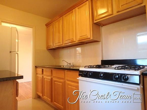 2nd image of 19621 69th Ave #2