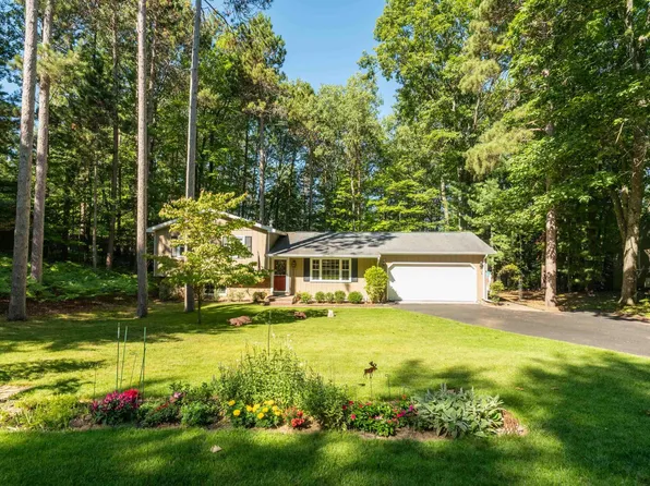 4343 Deerwood Dr, Traverse City, MI 49686