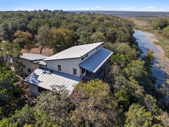 212 Comanche Cp, Kyle, TX 78640