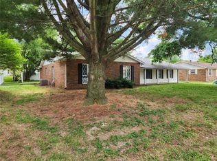 8 Morrison Dr, Belleville, IL 62221