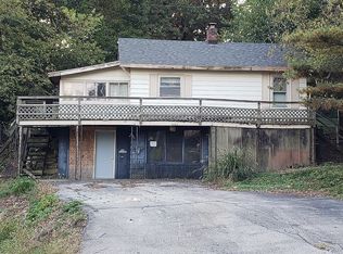 4555 E Lakewood Ave, Decatur, IL 62526