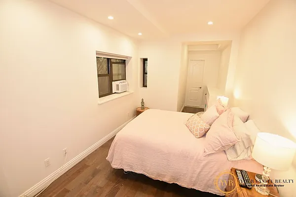 Rented by Your Vanity Realty | media 25