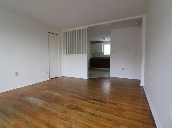 20A Henderson Dr #6, East Hartford, CT 06108