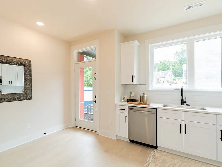 741 N Market St — Photo 3