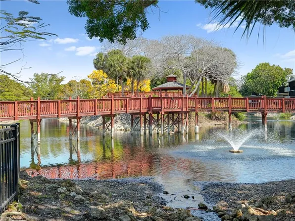 600 Neapolitan WAY #127, NAPLES, FL 34103