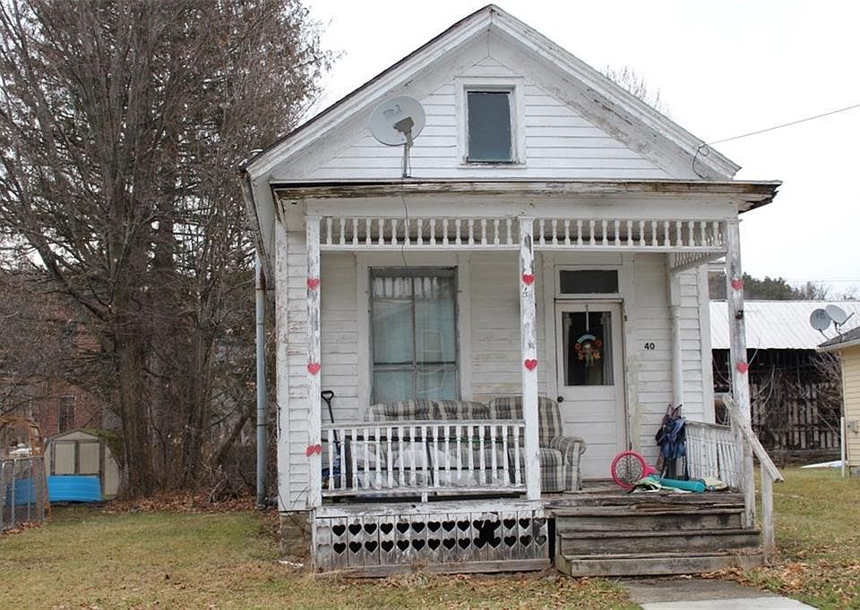 1st image of 40 Mechanic St