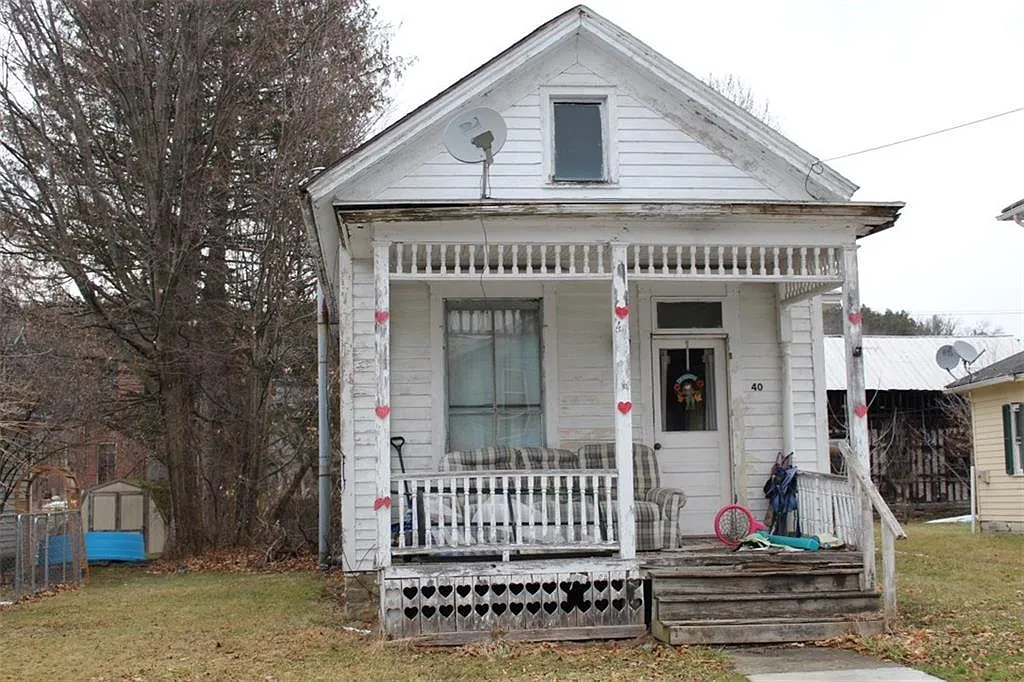 40 Mechanic St photo 1