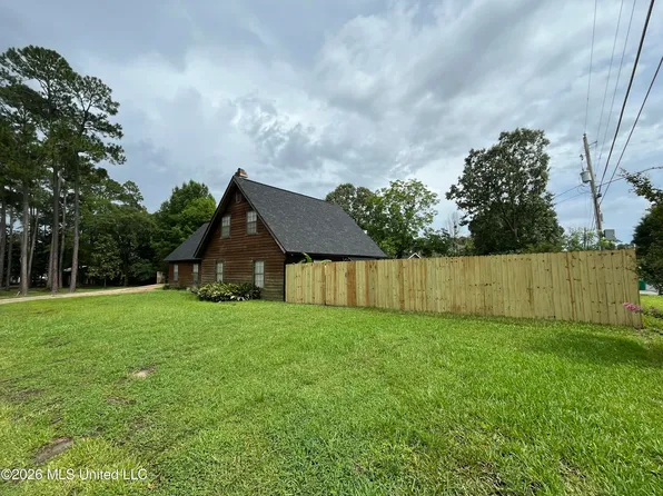 5109 Courthouse Rd, Gulfport, MS 39507