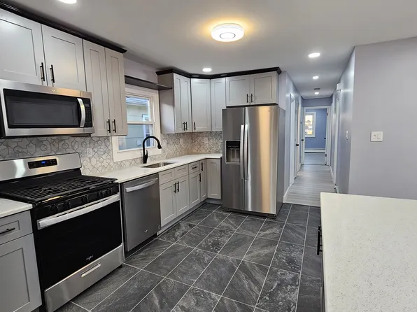 124 Leonard St APT 2, Jersey City, NJ 07307