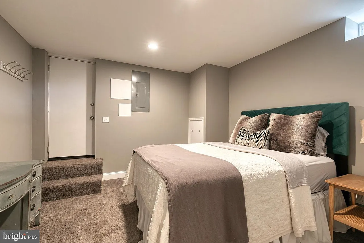 1 bed, 600 sqft, $1,750 — Photo 2