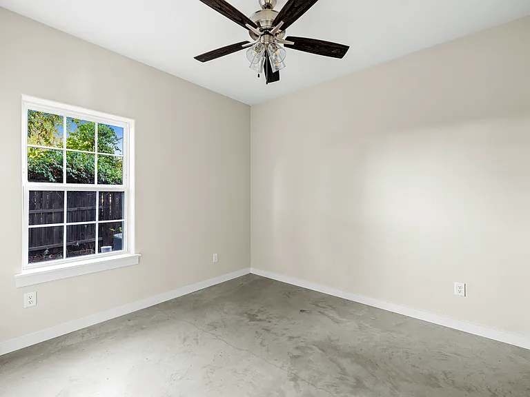 2290 W Tarleton St — Photo 31