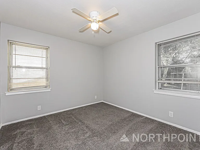 2814 Sequoia Ln — Photo 9