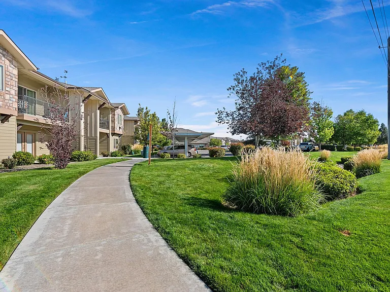 Aspen Creek Apartments — Photo 32