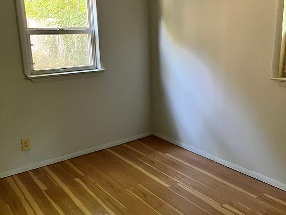 3rd image of 211 N Kates Ave