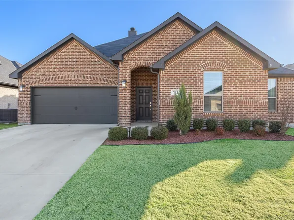 712 Hackamore St, White Settlement, TX 76108