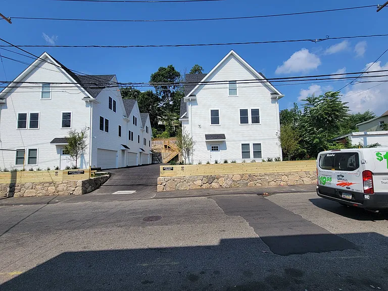 31 Bouton St #C — Photo 2