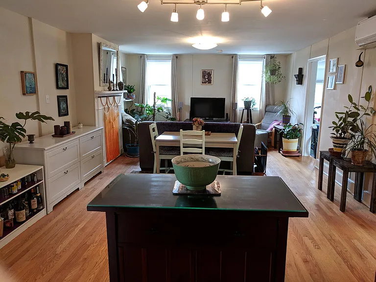 428 N Columbus St — Photo 2