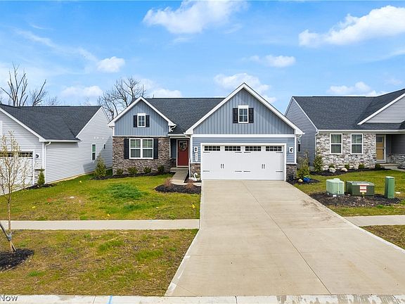 3rd image of 3637 Clubview Dr