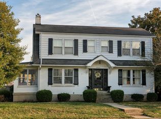 3960 Staebler Ave, Saint Matthews, KY 40207