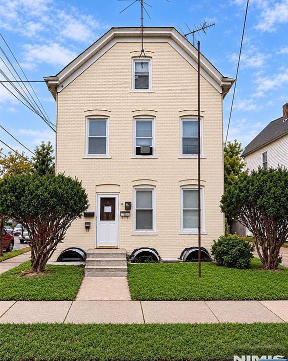 1st image of 94-96 22nd Avenue