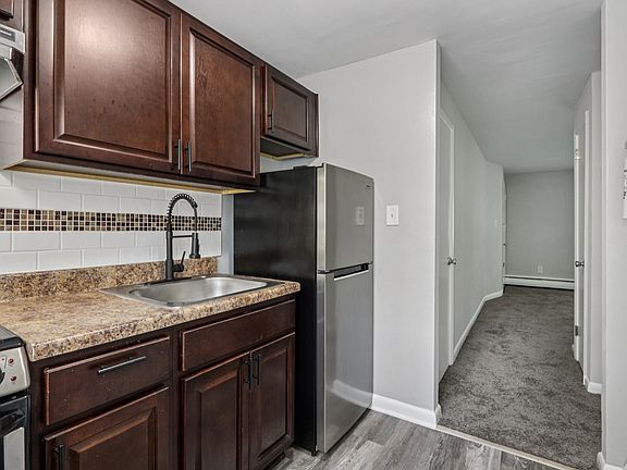 4th image of 1628 Lincoln Ave APT B1