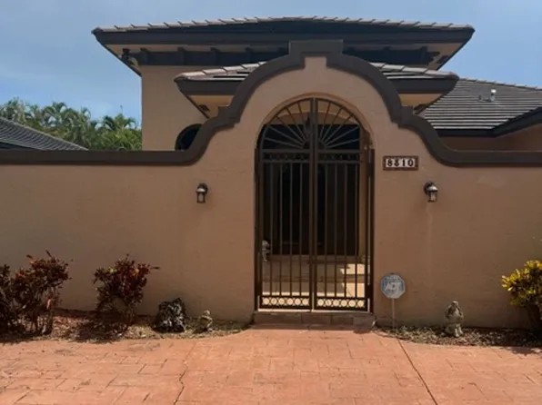 8310 NW 162nd St, Miami Lakes, FL 33016