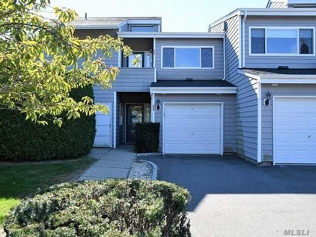 1st image of 31 Vista Dr