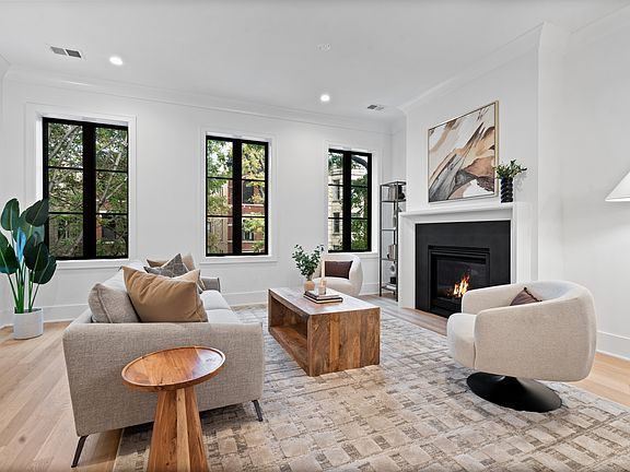 2nd image of 2118 N Sheffield Ave APT 2