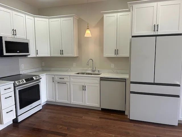 1 bed, 670 sqft, $2,300 — Photo 2