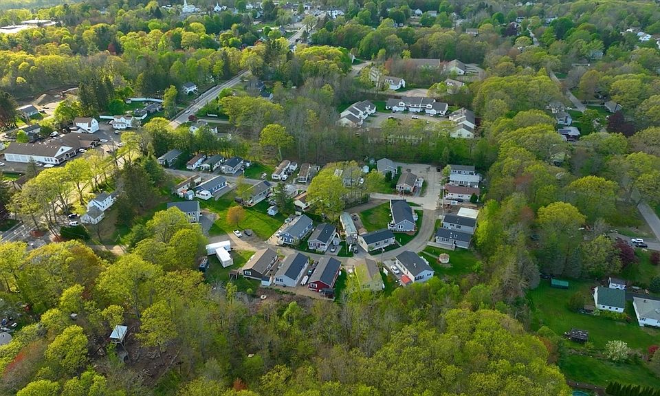 2nd image of 21 Lewis St