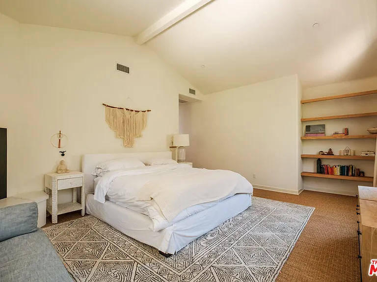 21717 Encina Rd — Photo 23