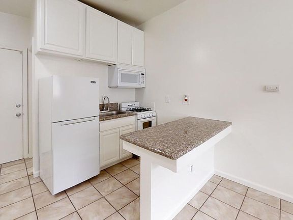 4th image of 3731 Artesia Blvd #5B