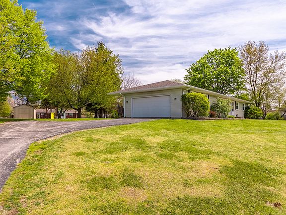 3rd image of 9155 Robert Burke Dr