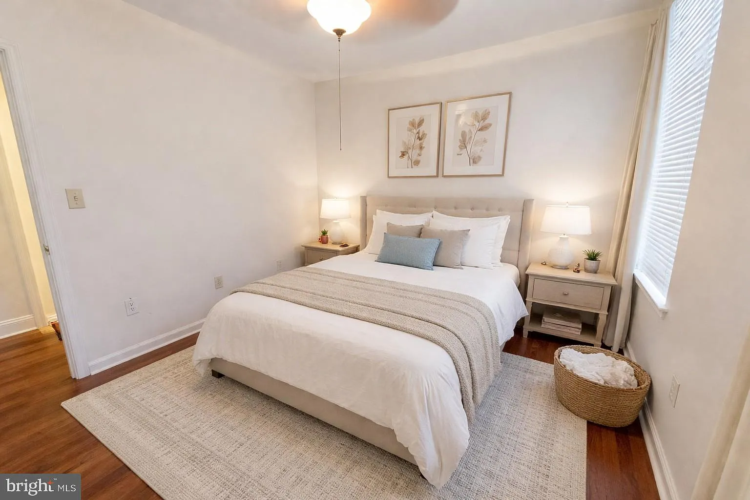 2 bed, 1.0 bath, 696 sqft, $2,100 — Photo 4