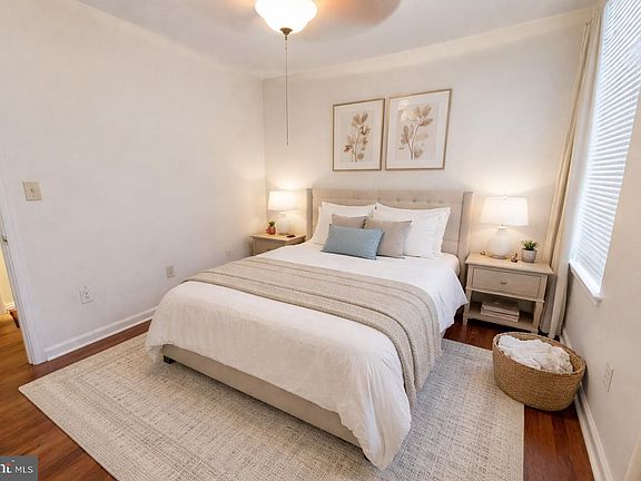 4th image of 1828 Green St APT 1R