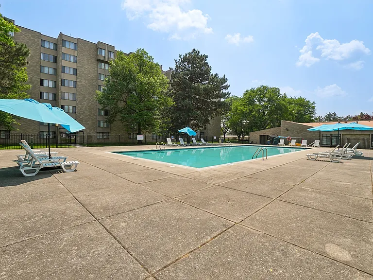 The Heights of Southfield Apartments — Photo 49