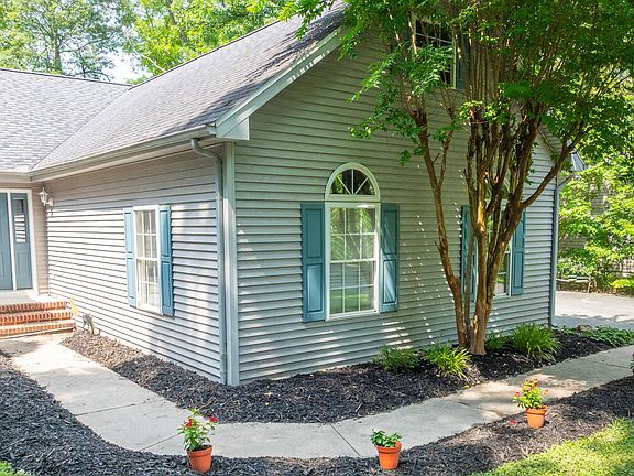 4th image of 44 Love Creek Dr