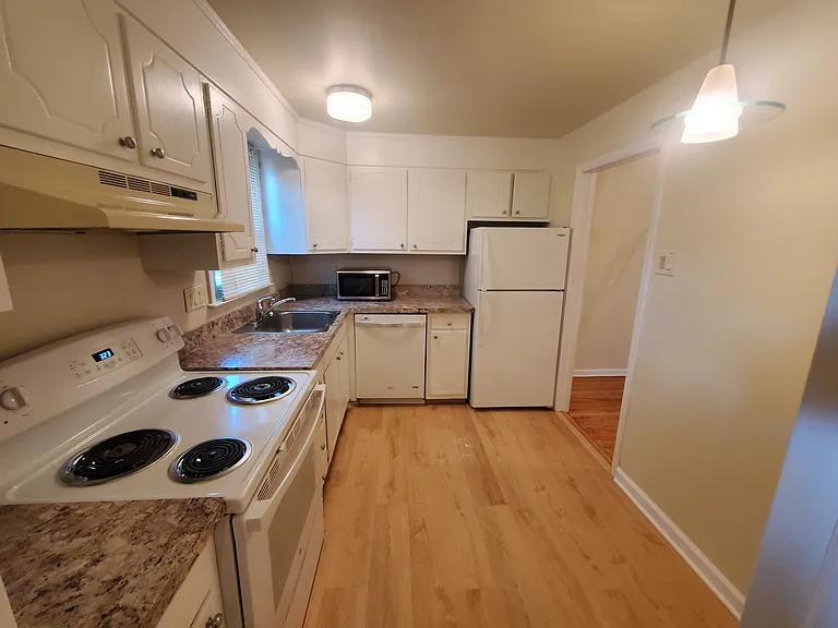101 Locust St #B — Photo 14