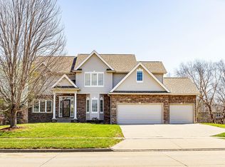2001 NE Innsbruck Dr, Ankeny, IA 50021
