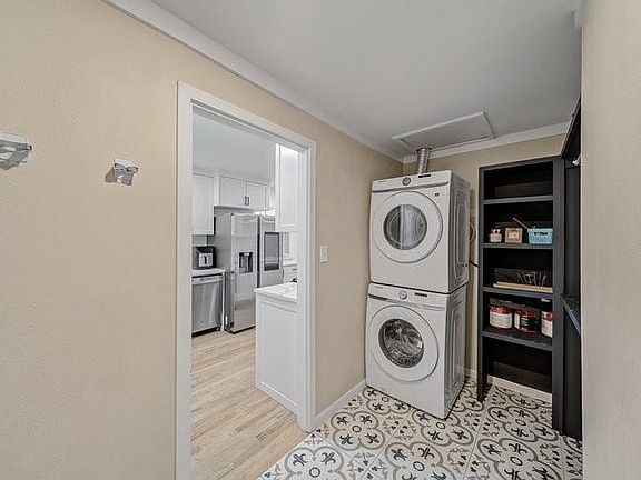 5th image of 2529 San Paula Ave