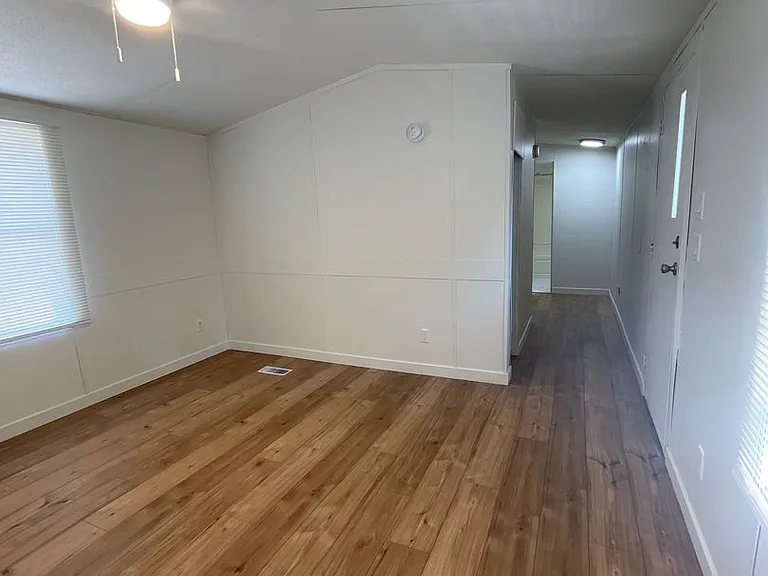 333 N Meldrum St #3 — Photo 2