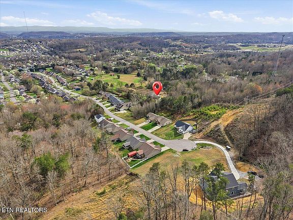 5th image of 541 Dante Rd