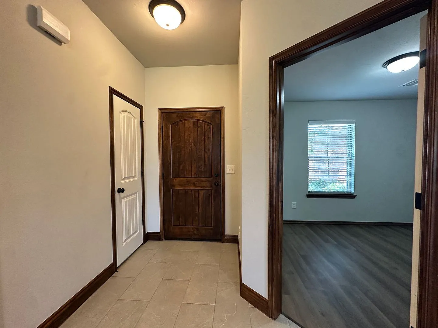 4 Bedroom 2 Bath 2 Car Garage Yukon *Mustang Schools* — Photo 4