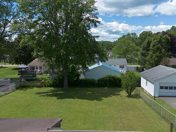 4th image of 19 Frederick Rd