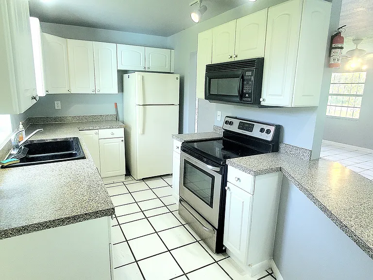 3306 Avenue Q — Photo 12